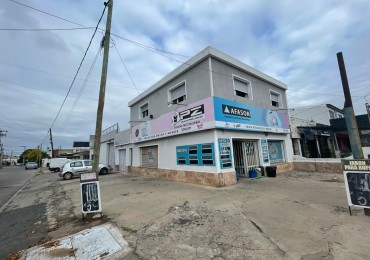 SE VENDE LOCAL ESQUINA + DEPTO DE 2 DORMITORIOS (ideal para oficinas) + 3 GALPONES TECHADOS. Ubicacion privilegiada: BV LOS GRANADEROS Casi esquina con MOSEÑOR P. CABRERA.