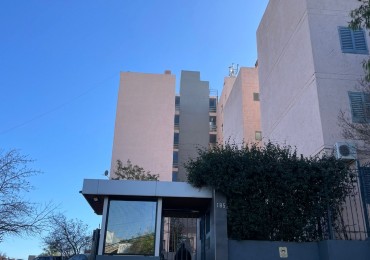 SE VENDE DEPARTAMENTO DE DOS DORMITORIOS CON COCHERA Y BALCON ZONA B SAN MARTIN SEGURIDAD 24 HR