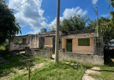 Casa de dos domitorios con lote de 400 mts en rio primero a una cuadra de la ruta sobre av oportunidad de inversion